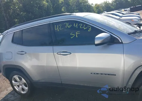 2019 Jeep Compass Latitude 4X4 from USA, damaged, VIN 3C4NJDBB1KT682739